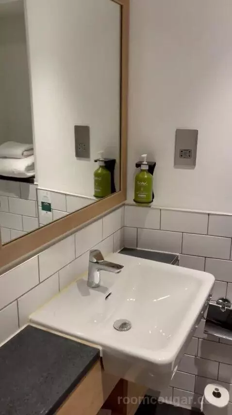 Double Room (#145) bathroom picture #3