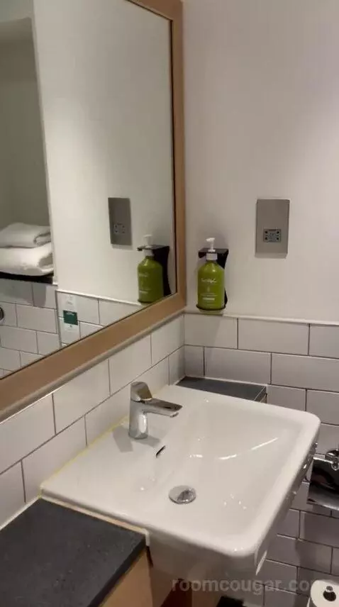 Double Room (#145) bathroom picture #4