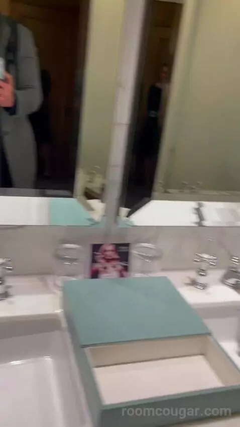 Deluxe Room (#514) bathroom picture #9