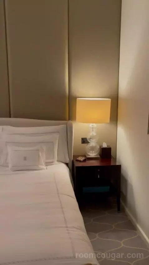 Deluxe Room (#514) bed picture #1