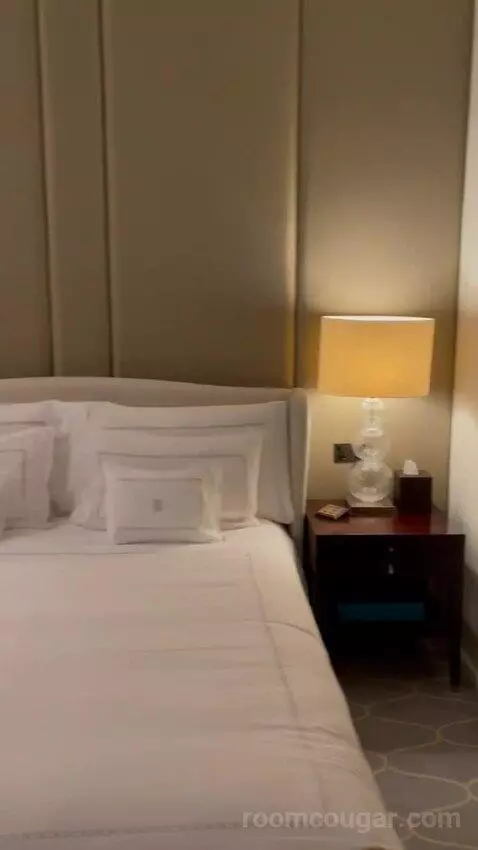 Deluxe Room (#514) bed picture #3