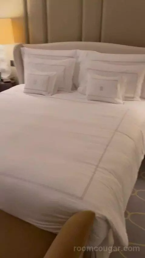 Deluxe Room (#514) bed picture #11