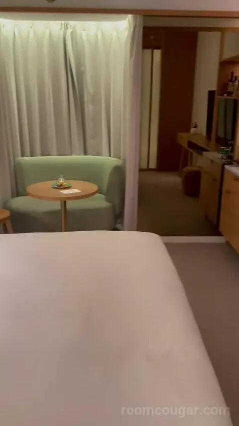 Deluxe Double Room (#416) bed picture #3
