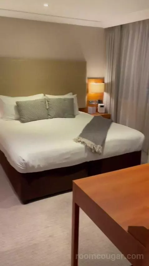 Superior King Room (#515) bed picture #7