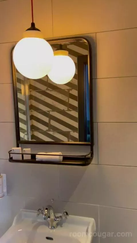 Standard Double Room (#2) bathroom picture #1