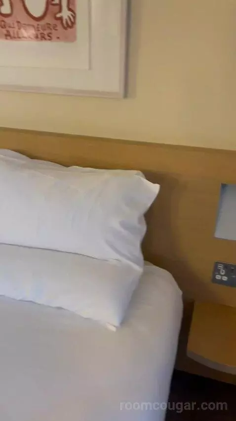 Executive Room (#718) bed picture #7