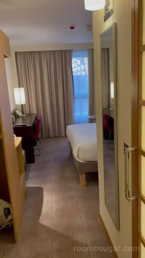 Standard Room - Mobility Accessible (#707) picture #2