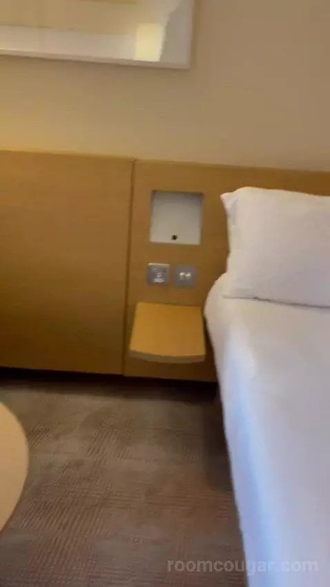 Standard Room - Mobility Accessible (#707) bed picture #9