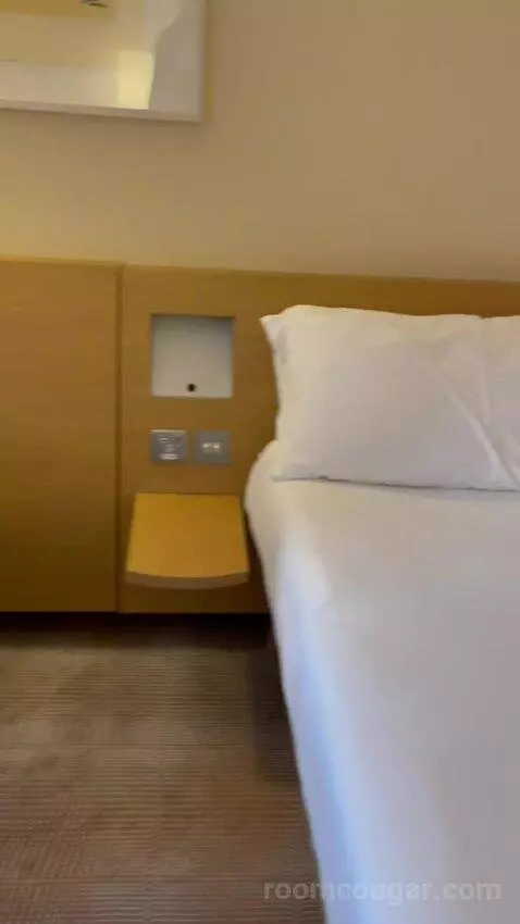 Standard Room - Mobility Accessible (#707) bed picture #10