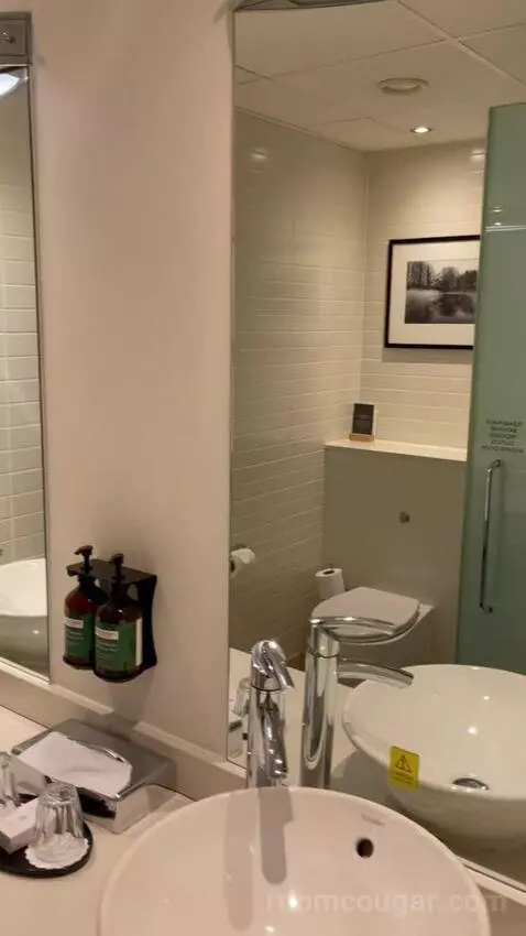 Standard Double Room (#161) bathroom picture #3