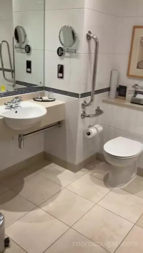 Twin Room with Mobility Accessible Roll-In Shower (#201) bathroom picture #1