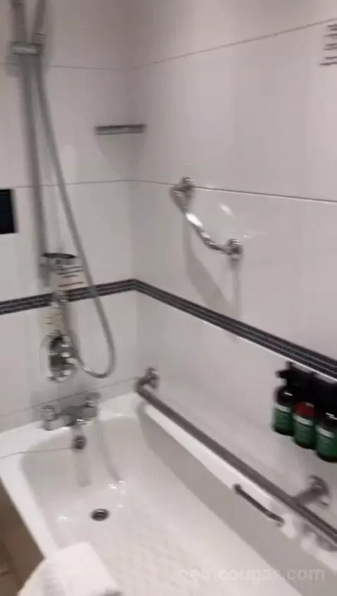 Twin Room with Mobility Accessible Roll-In Shower (#201) bathroom picture #12