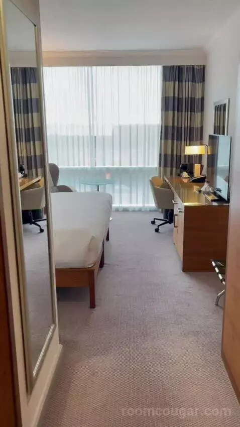 Queen Room (#327) bed picture #2