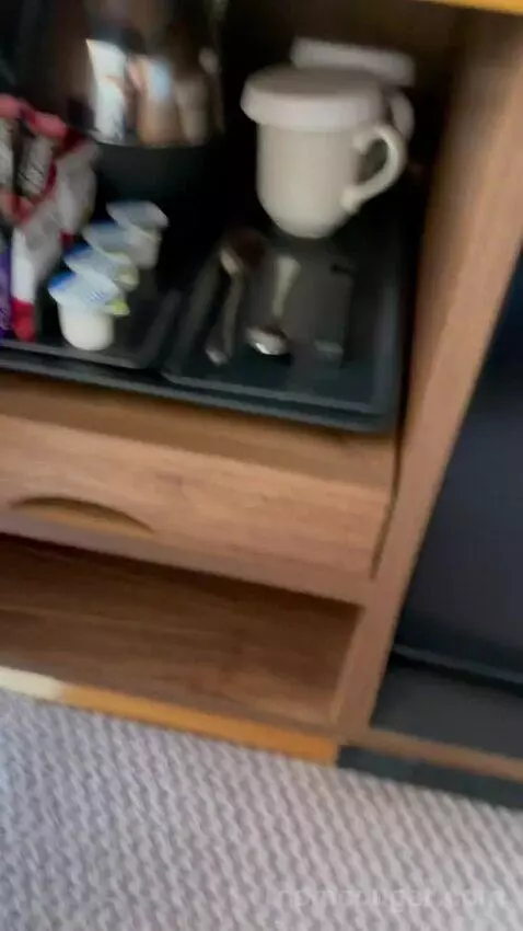 Queen Room (#327) picture #12