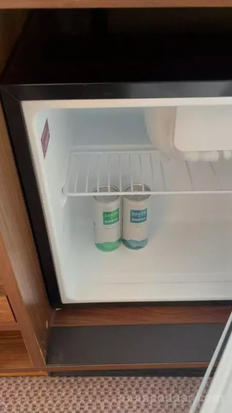 Queen Room (#327) picture #13