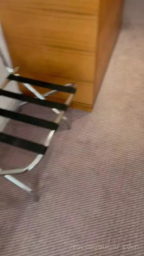 Queen Room (#327) picture #15