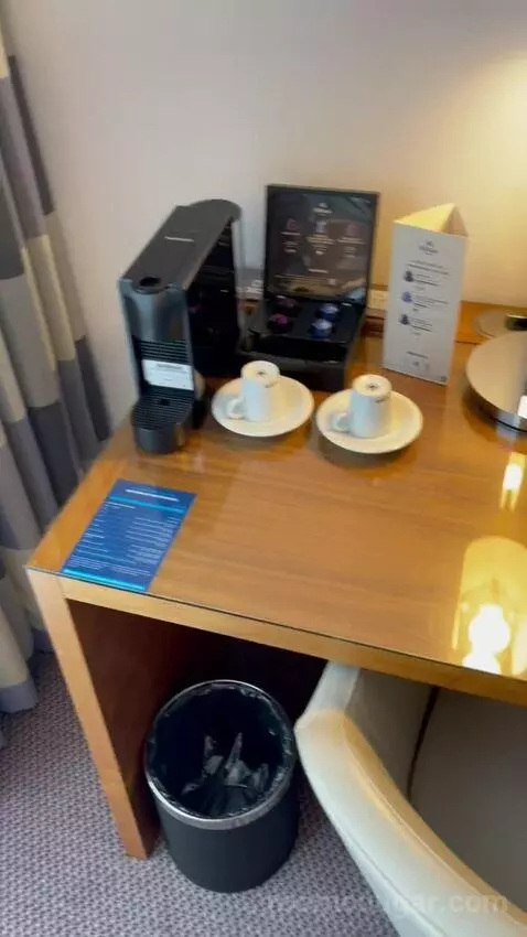 Queen Room (#327) picture #9