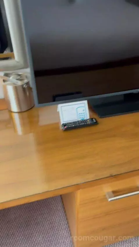 Queen Room (#327) picture #10