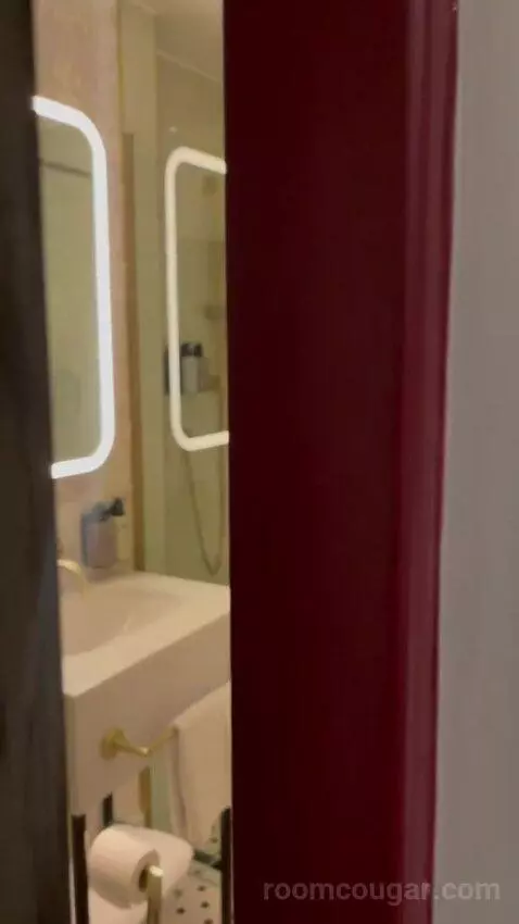 Double Room with Two Double Beds (#473) bathroom picture #2