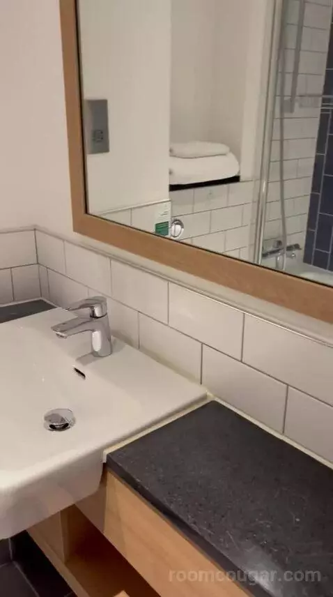 Double Room (#234) bathroom picture #2