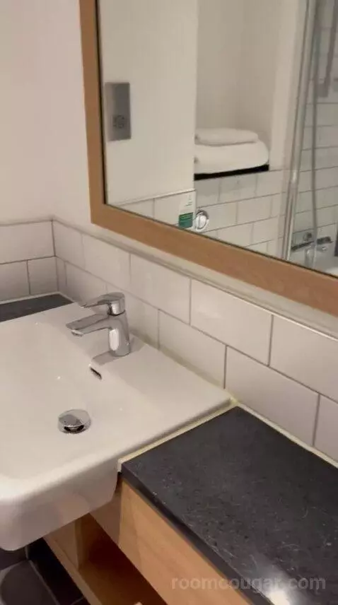 Double Room (#234) bathroom picture #3