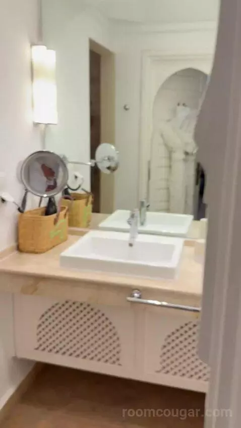 Solarium Double Room (#109) bathroom picture #6