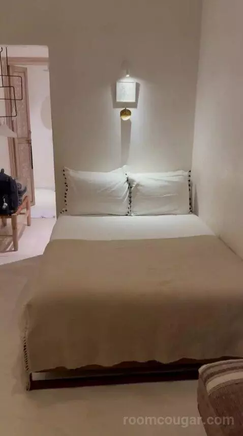 Small Twin Room (Soleil) bed picture #9