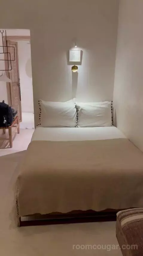 Small Twin Room (Soleil) bed picture #10