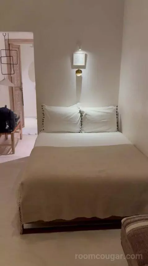 Small Twin Room (Soleil) bed picture #11