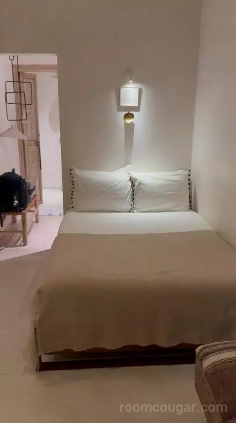 Small Twin Room (Soleil) bed picture #12