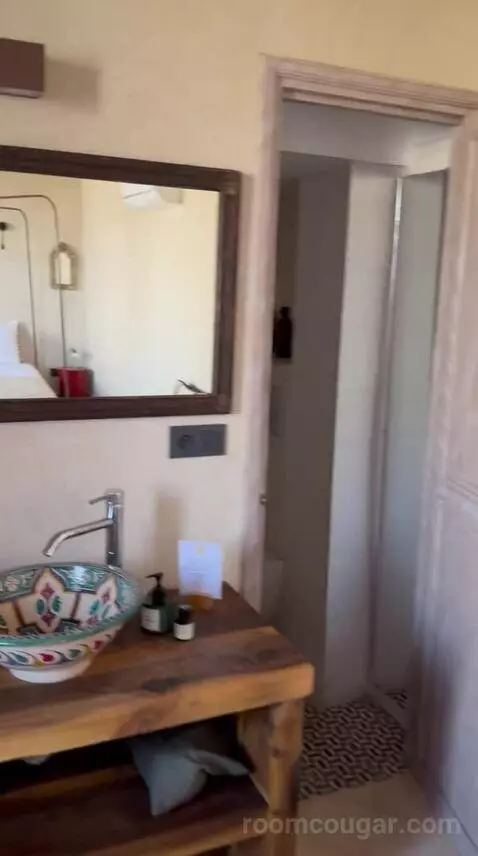 Deluxe Suite (Berber) bathroom picture #2