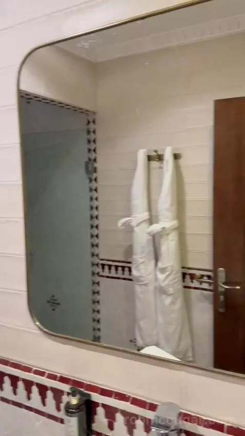 Deluxe Double Room (#8) bathroom picture #1