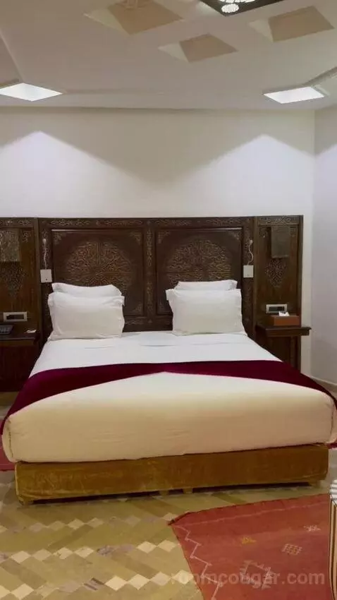 Deluxe Double Room (#8) bed picture #7