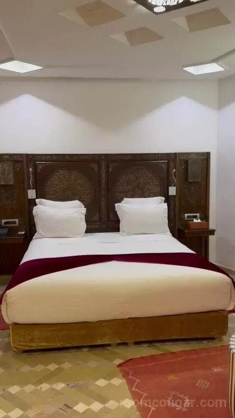 Deluxe Double Room (#8) bed picture #8