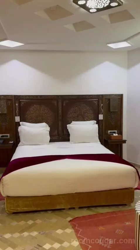 Deluxe Double Room (#8) bed picture #10