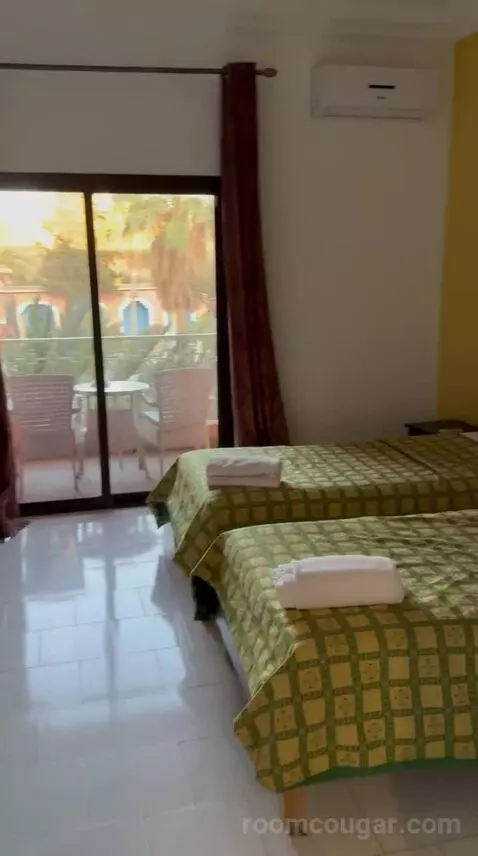 Standard Twin Room (#250) view picture #1