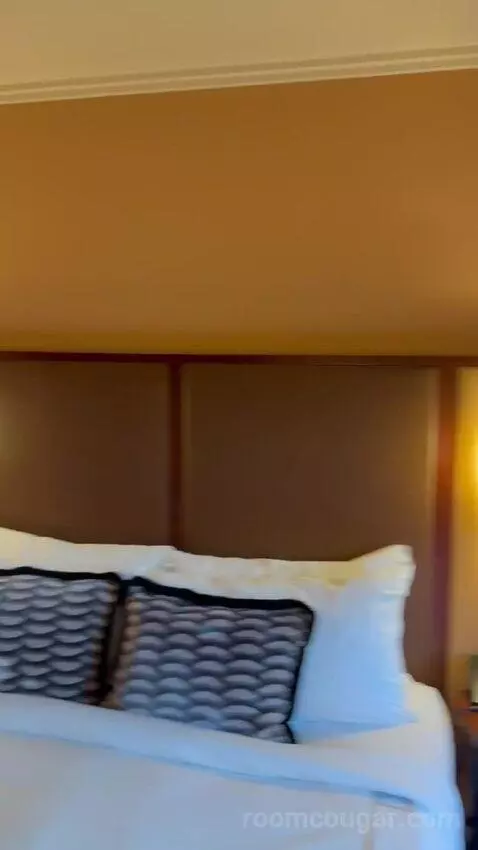Superior King Room (#601) bed picture #8
