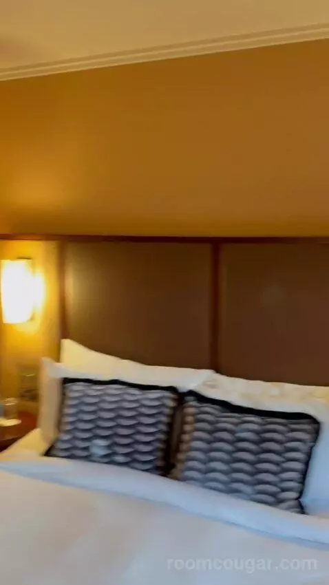 Superior King Room (#601) bed picture #10