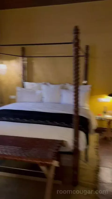 Extra Large Room bed picture #1
