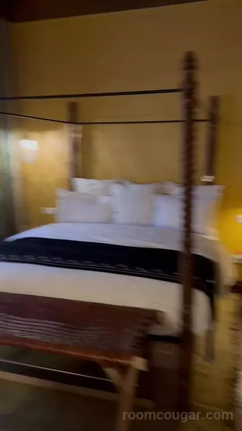 Extra Large Room bed picture #2