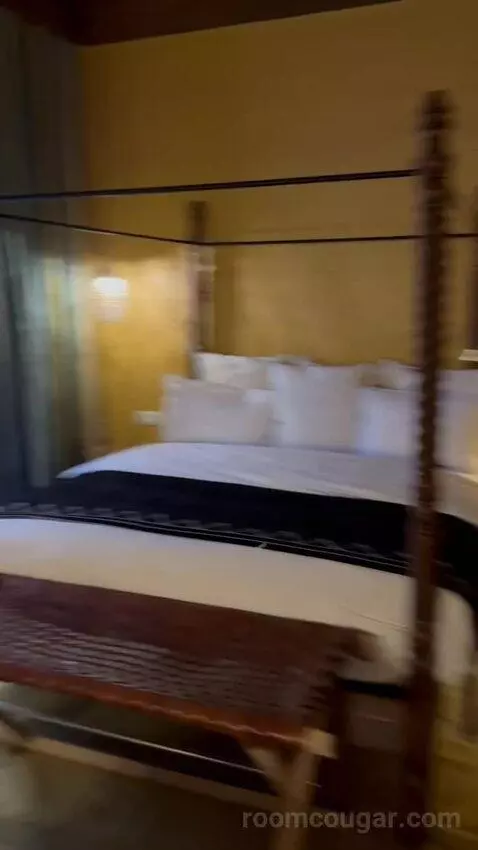 Extra Large Room bed picture #3