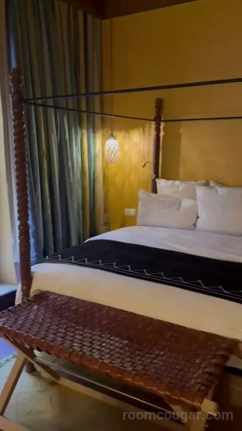 Extra Large Room bed picture #6