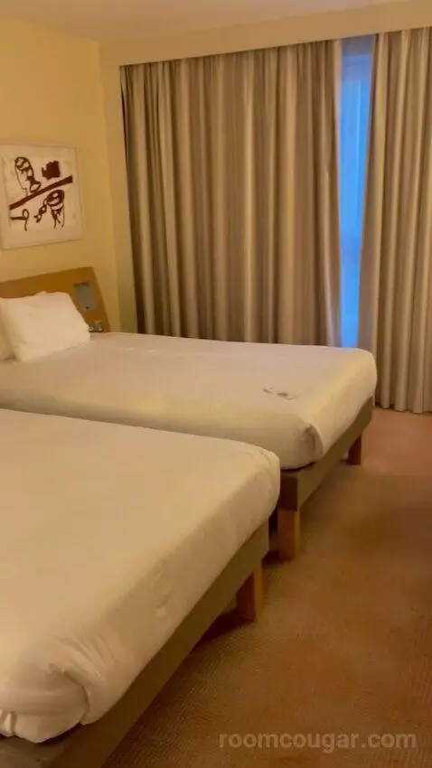 Superior Twin Room (#604) bed picture #11