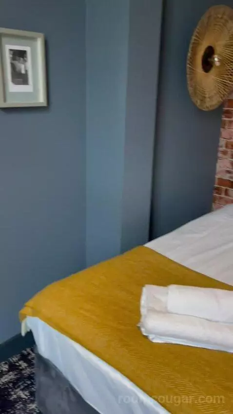 Single Room with Bathroom (#1) bed picture #7