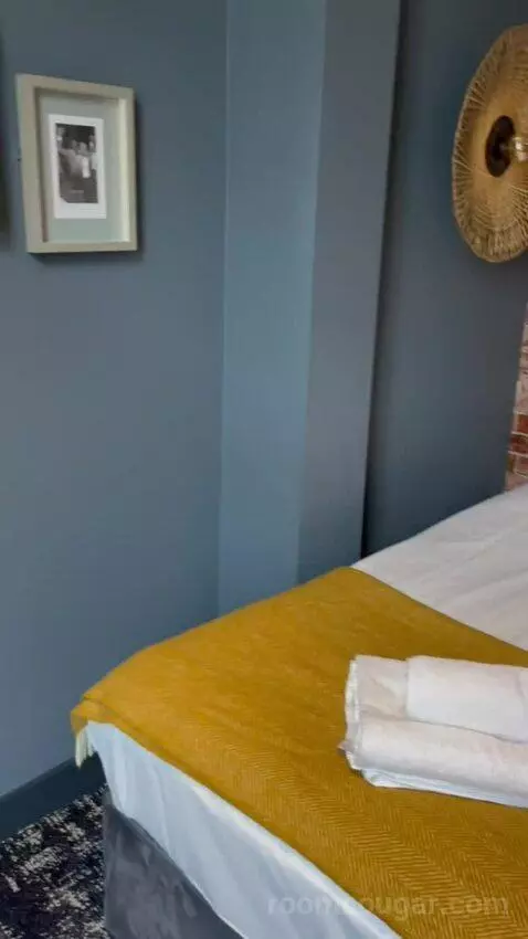 Single Room with Bathroom (#1) bed picture #8