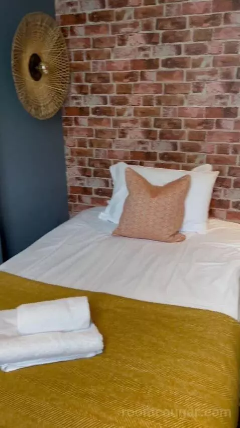 Single Room with Bathroom (#1) bed picture #11