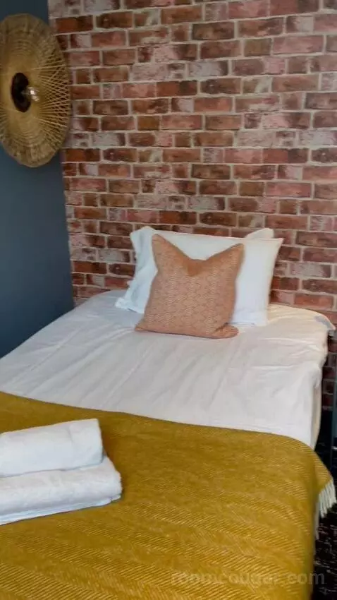 Single Room with Bathroom (#1) bed picture #12