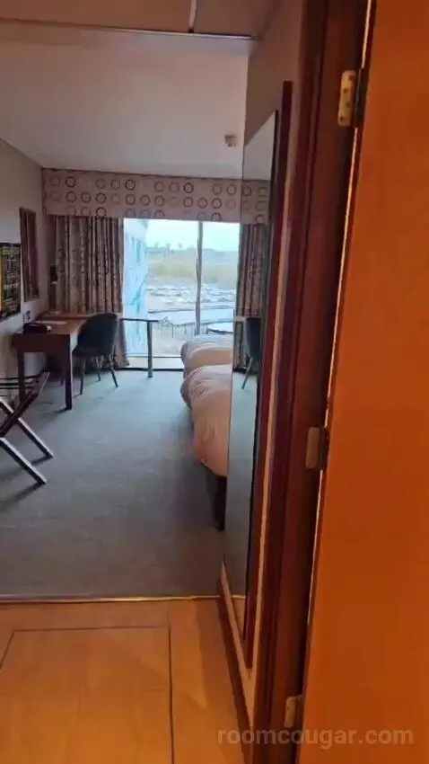 Standard Twin Room (#412) bed picture #1