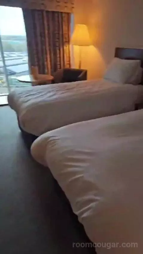 Standard Twin Room (#412) bed picture #11