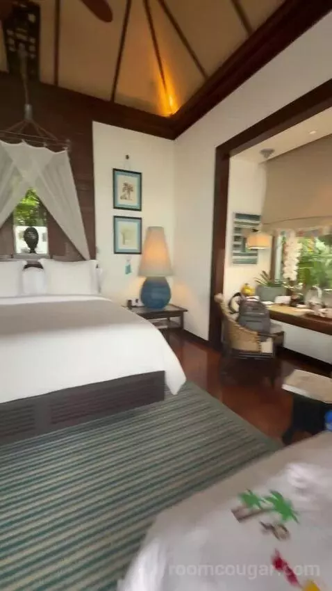 Premier Ocean-View Pool Villa King (#904) bed picture #8